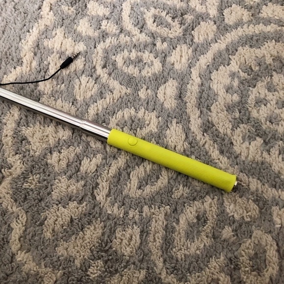 Green expandable self stick - Picture 2 of 2